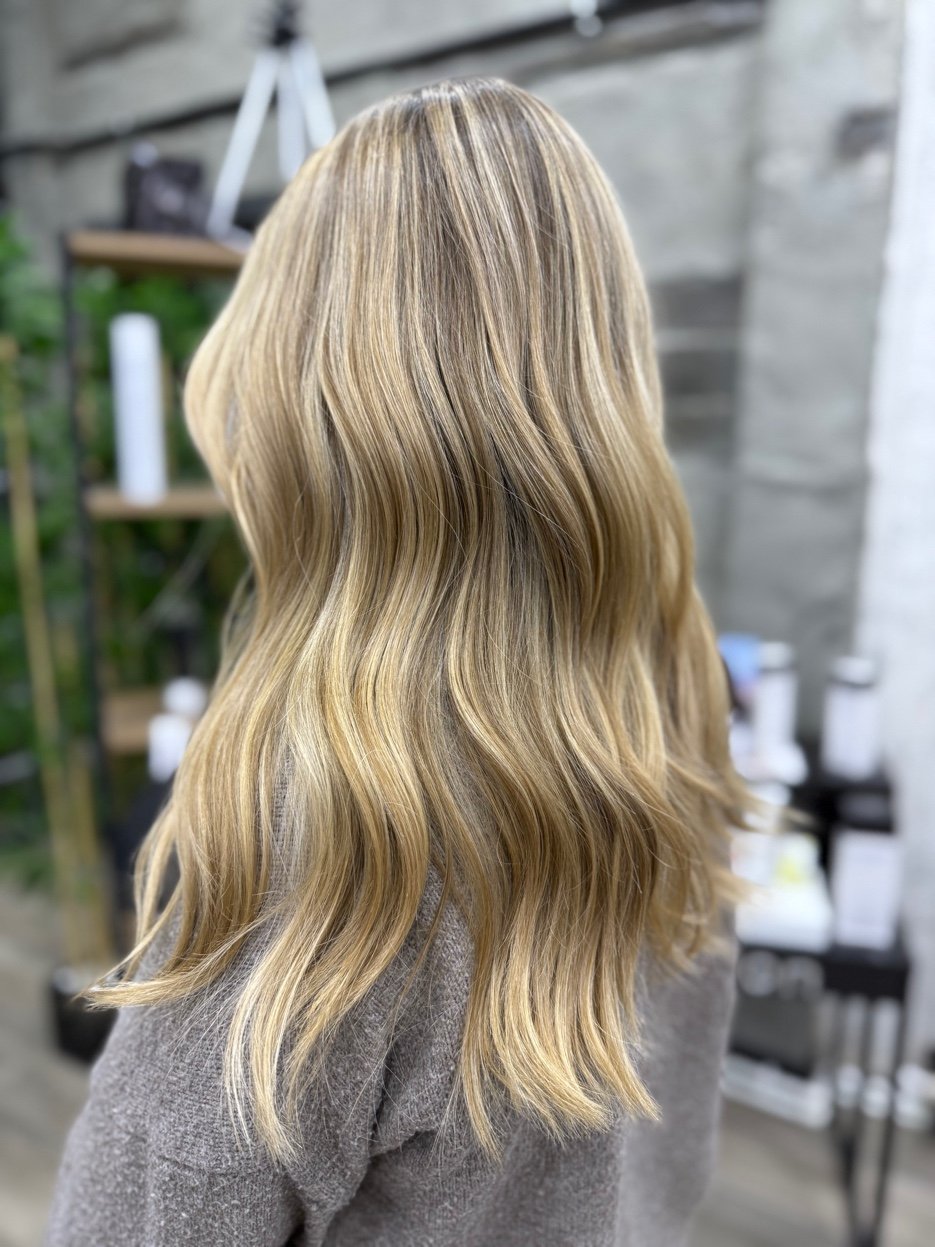 Saç stilisti çalışması